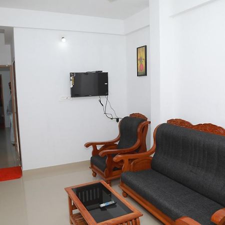Sivaranjini Tourist Villa Guruvayur Bagian luar foto