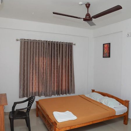 Sivaranjini Tourist Villa Guruvayur Bagian luar foto