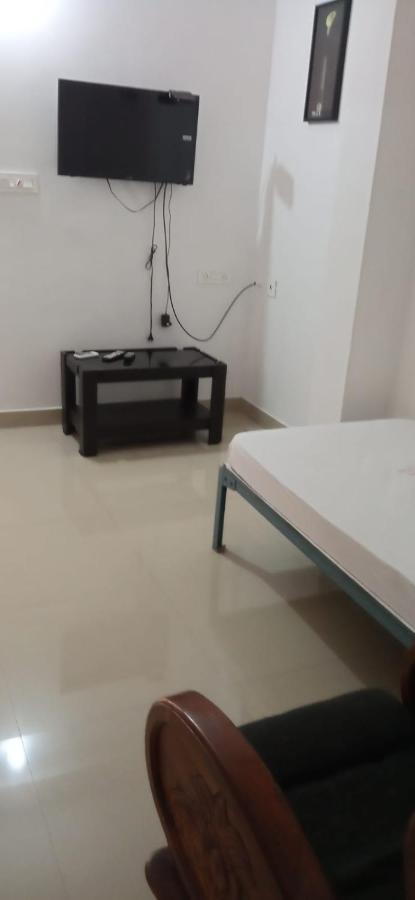 Sivaranjini Tourist Villa Guruvayur Bagian luar foto