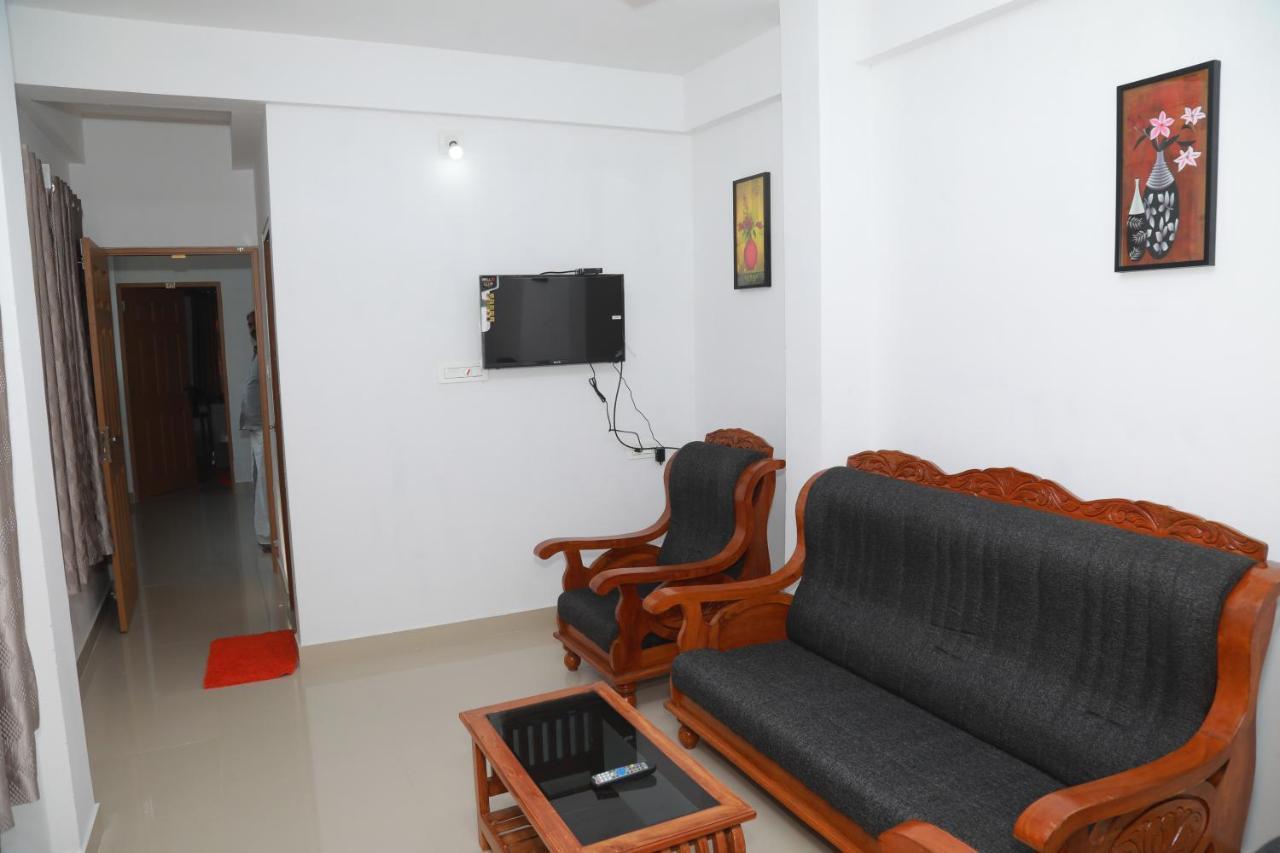 Sivaranjini Tourist Villa Guruvayur Bagian luar foto