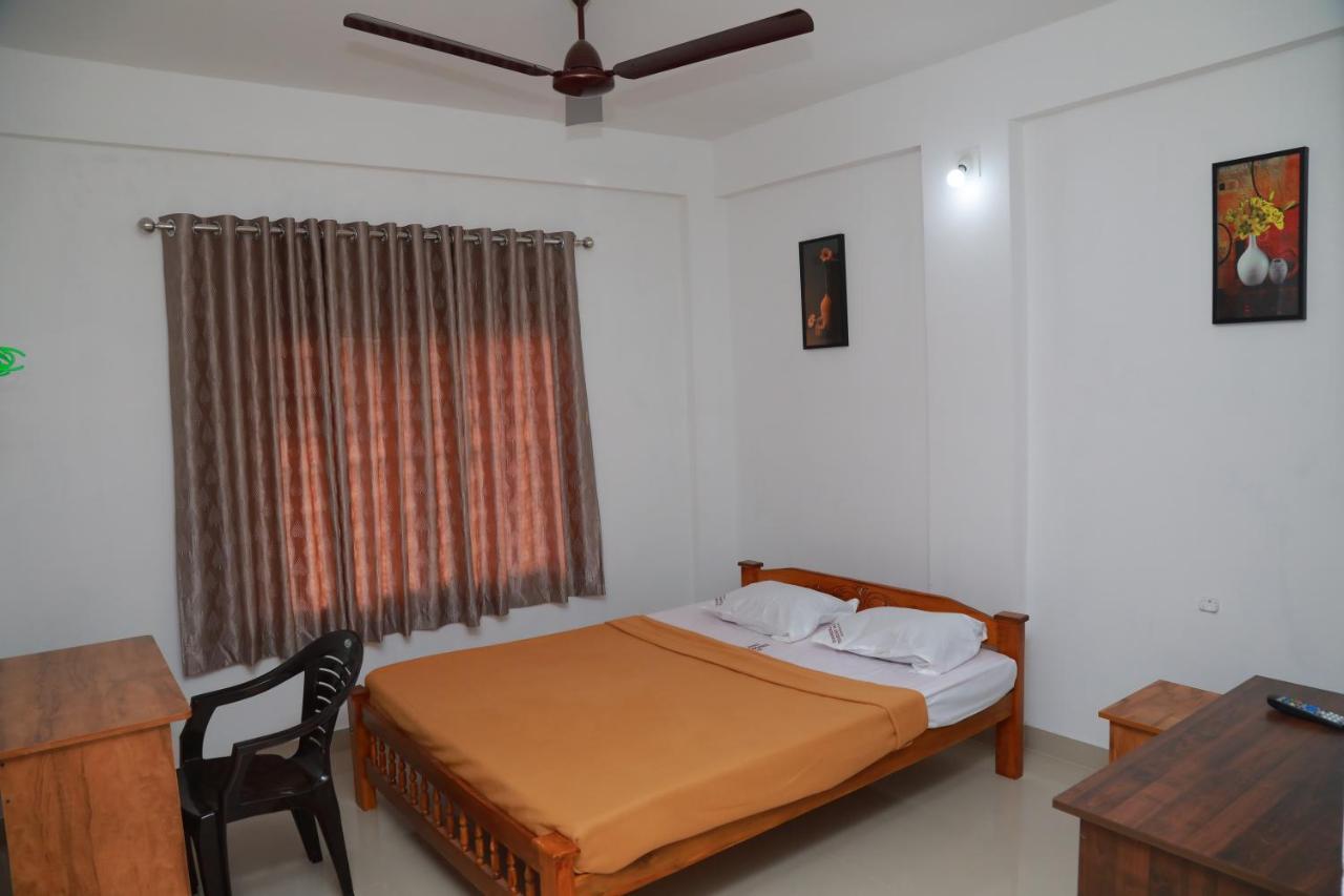 Sivaranjini Tourist Villa Guruvayur Bagian luar foto
